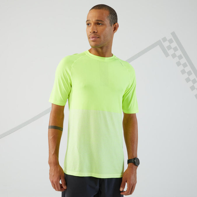 





KIPRUN CARE MEN'S RUNNING BREATHABLE T-SHIRT - RED LIMITED EDTION, photo 1 of 6