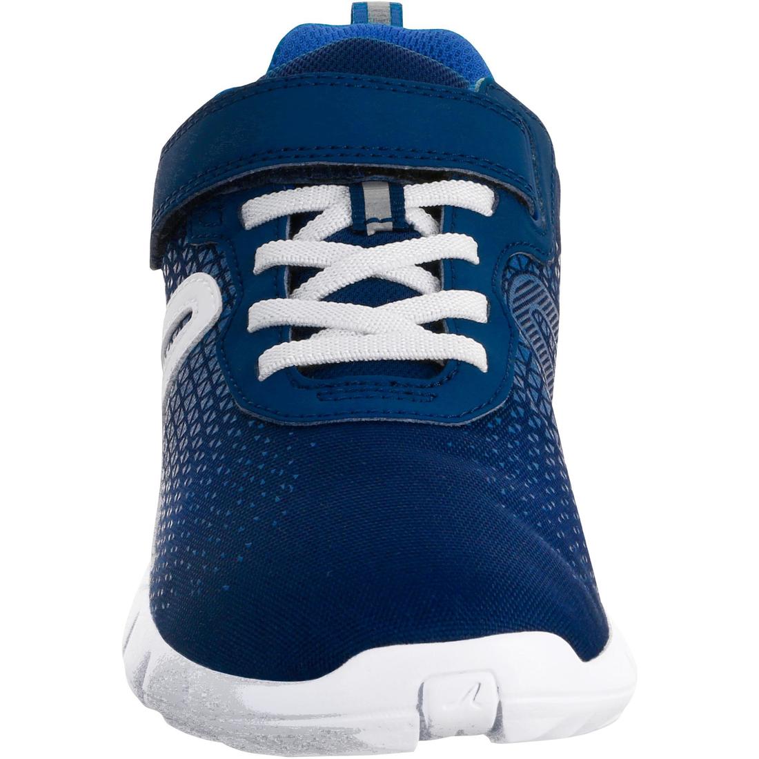 Kids' lightweight and waterproof rip-tab shoes